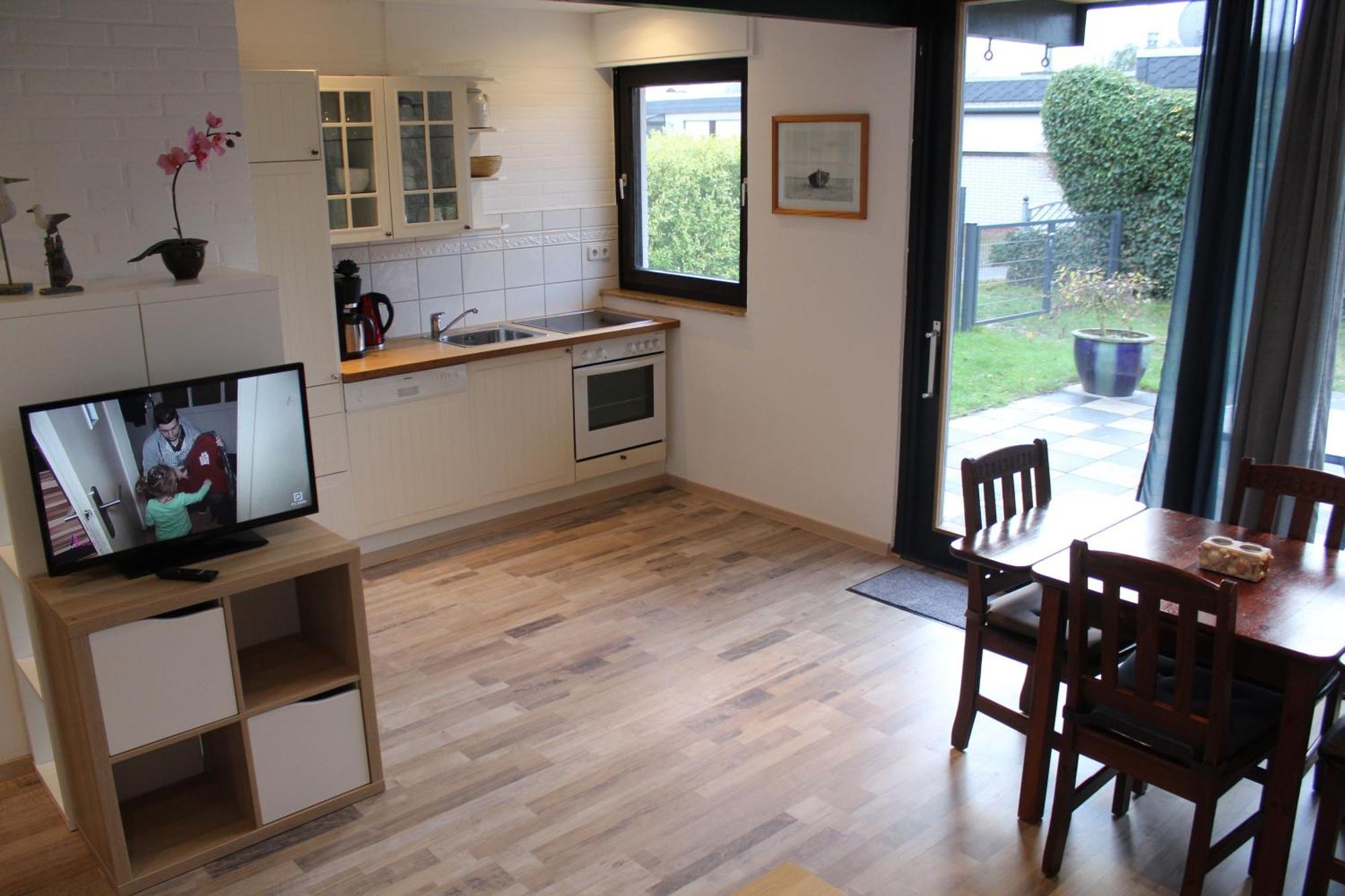 Schoenes Ferienhaus In Tossens Mit Schoenem Garten Butjadingen Esterno foto